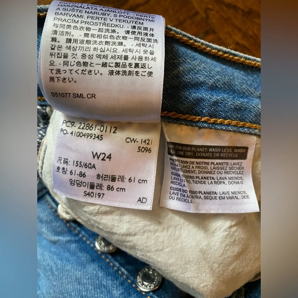 Levi’s Premium Blue Jeans, 24 - Picture 4 of 9